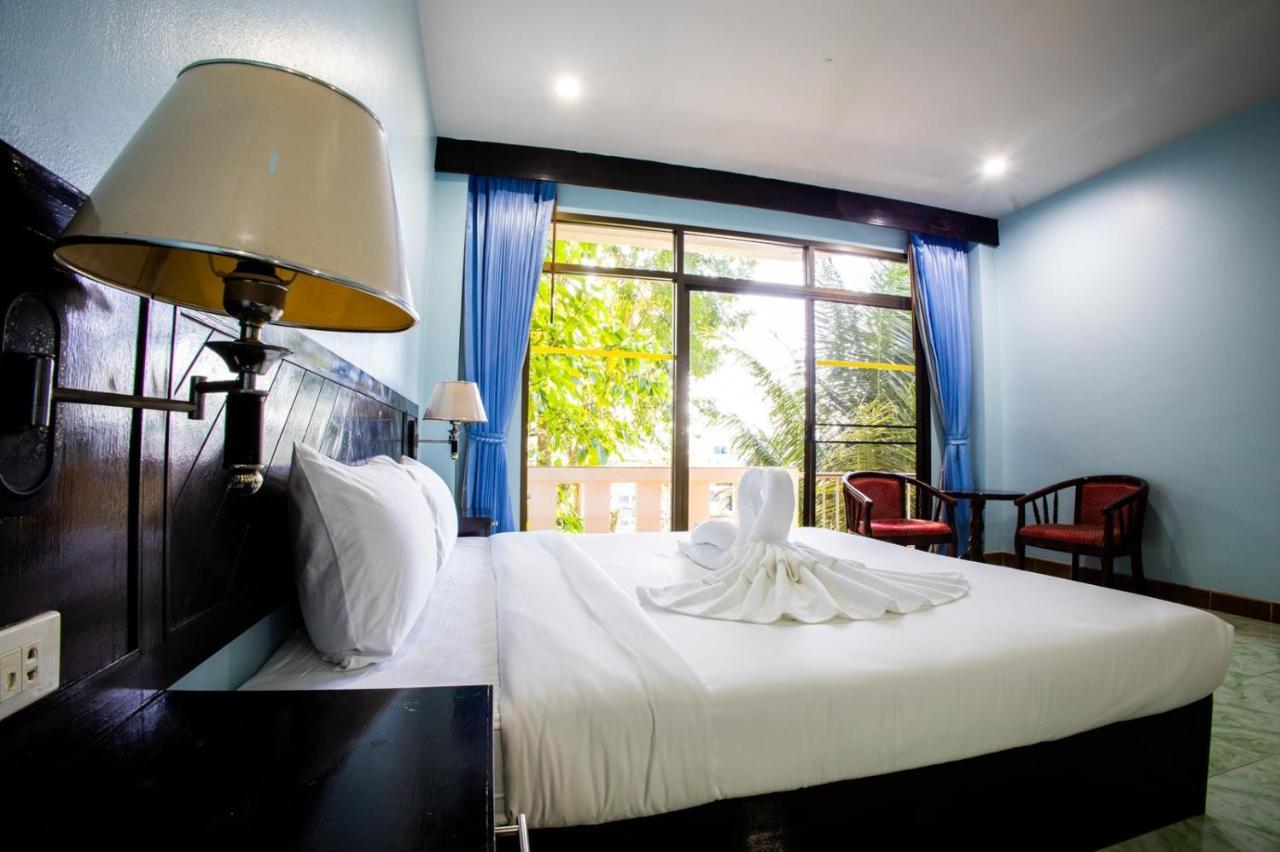 Riviera Patong 호텔 외부 사진