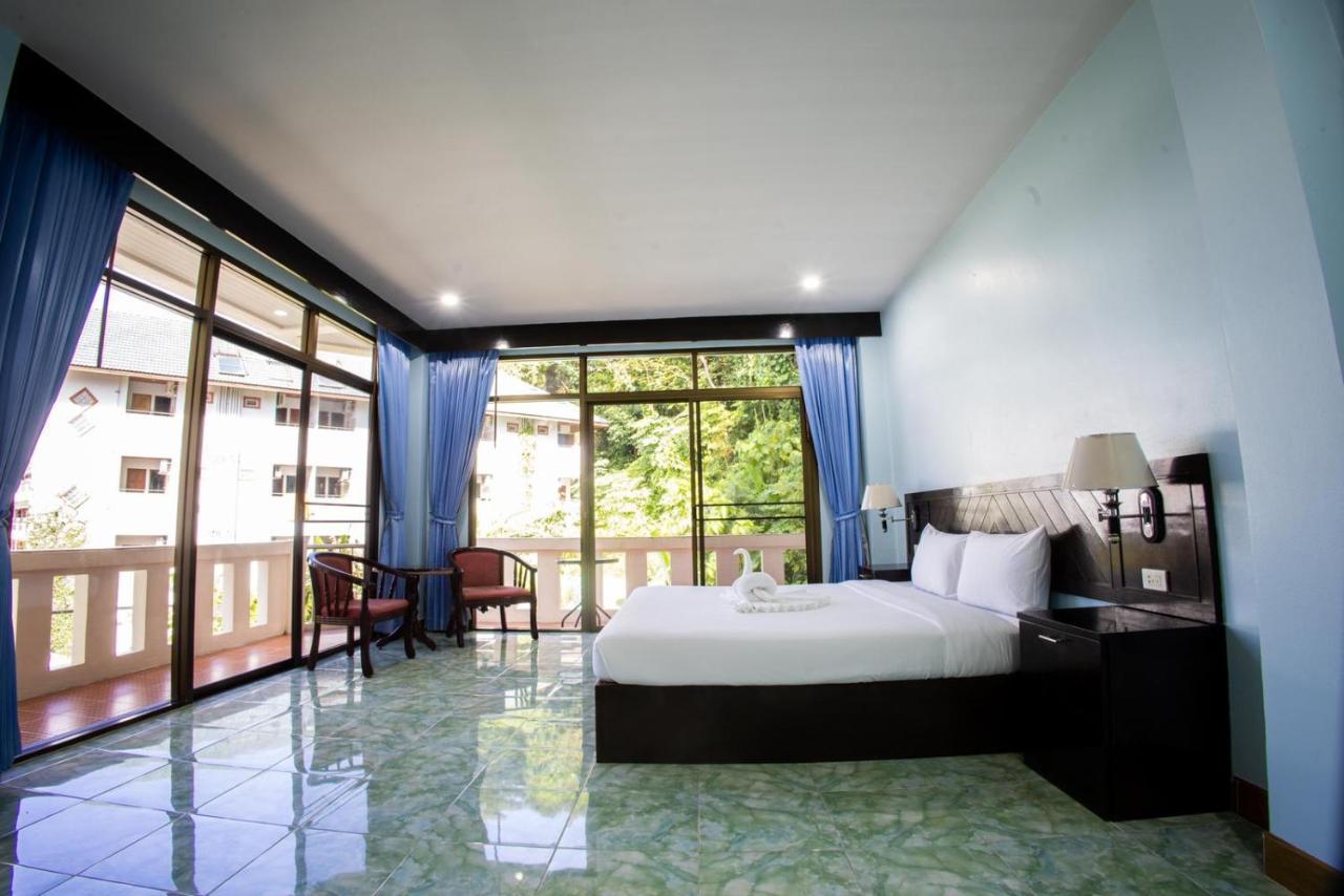 Riviera Patong 호텔 외부 사진