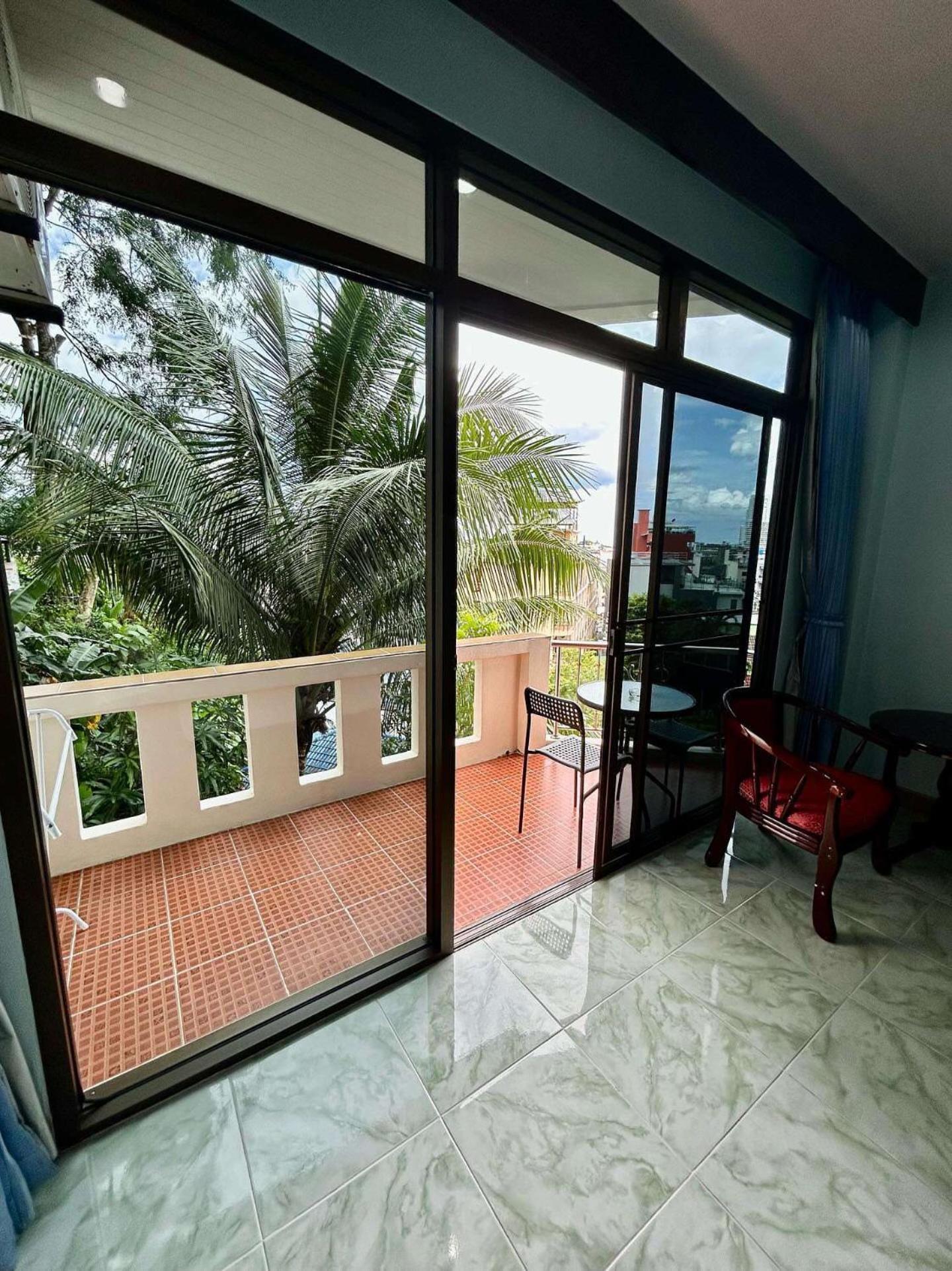 Riviera Patong 호텔 외부 사진